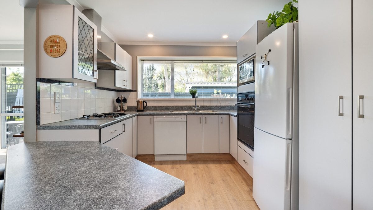 2/67 CORSON AVENUE, Beckenham, Christchurch - Carousel 2