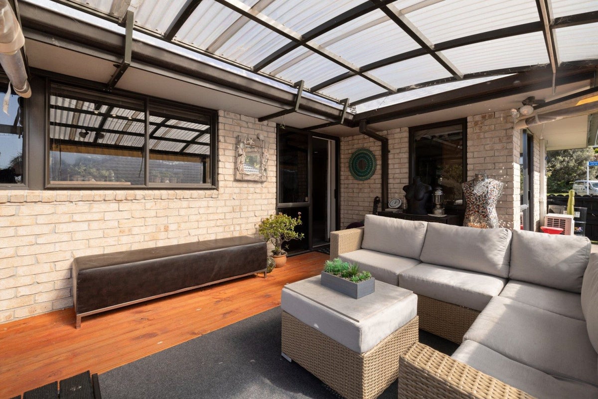 16 Bateleur Close, Welcome Bay, Tauranga - Carousel 1