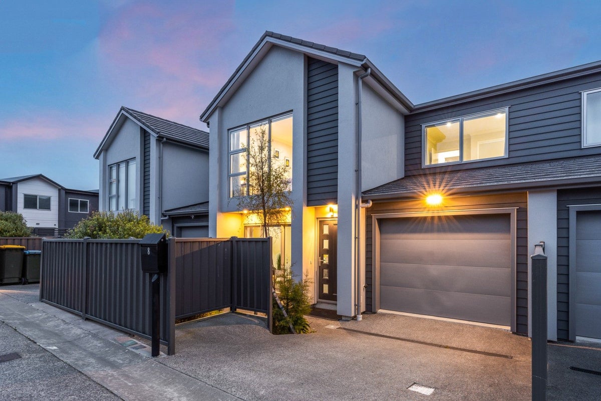 8 Tieke LANE, Kenepuru, Porirua - Carousel 1