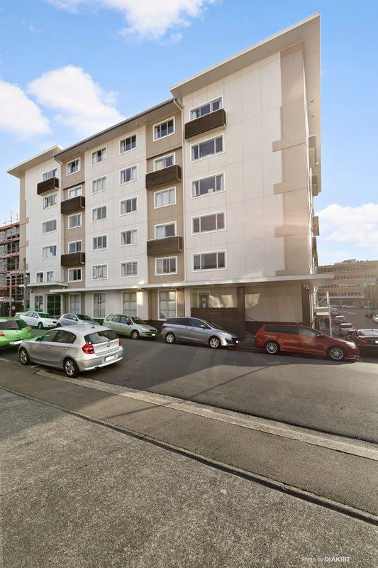114/12 Martin Square, Te Aro, Wellington - Carousel 12