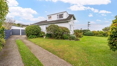 4 Pokohiwi Road, Normandale, Lower Hutt - Carousel 1