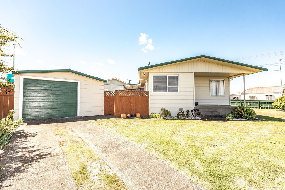 1A Mosston Road, Castlecliff, Whanganui - Carousel 1