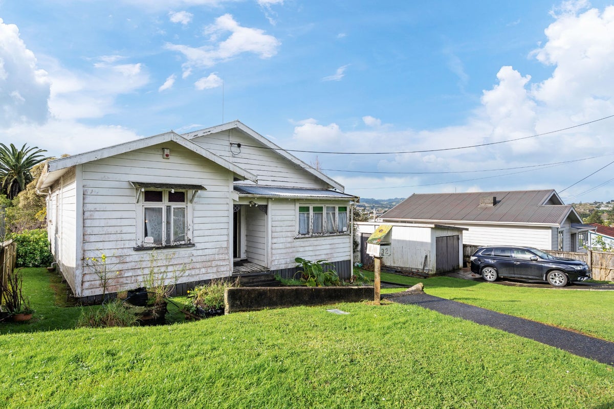 32 Kauika Road West, Avenues, Whangārei - Carousel 1