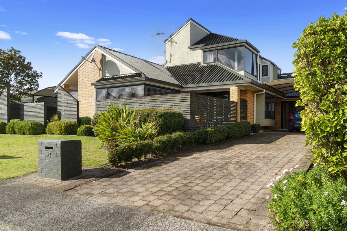 32 Madill Road, St Andrews, Hamilton - Carousel 24