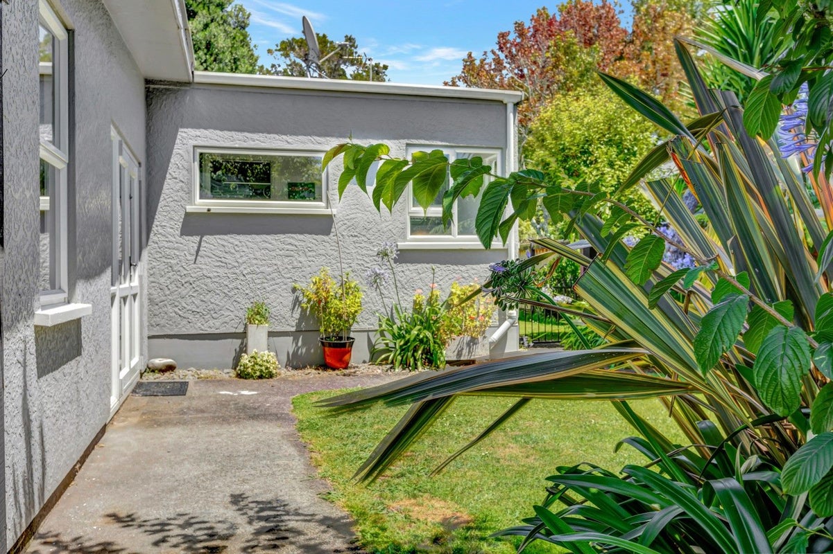 9 Hursthouse Street, Vogeltown, New Plymouth - Carousel 32