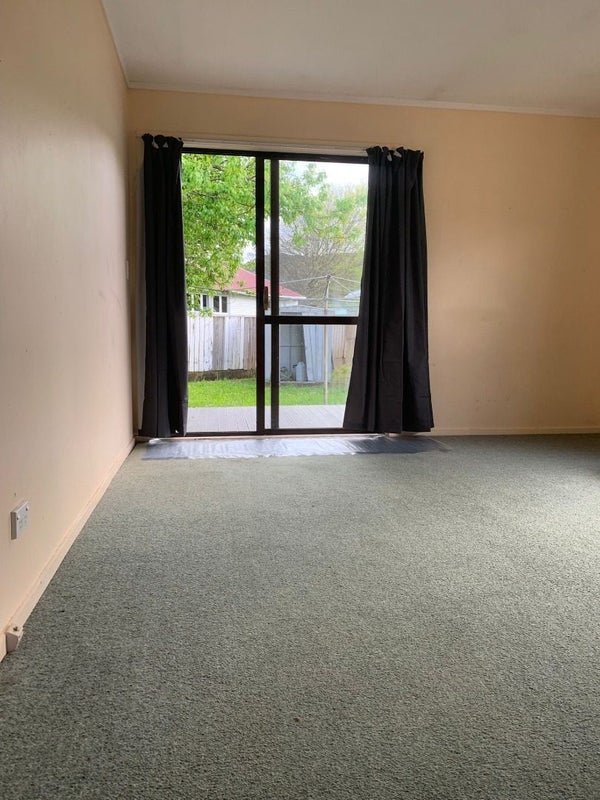 19 Miles Crescent, Wainuiomata, Lower Hutt - Carousel 2