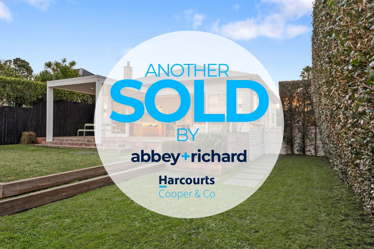 22 Huntingtree Avenue, Sandringham, Auckland - Carousel 1
