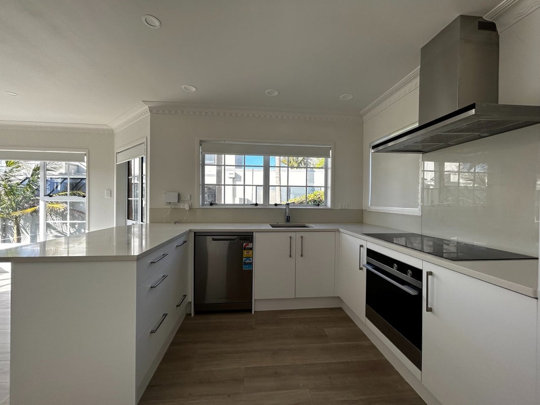 169 Norman Lesser Drive, Saint Johns, Auckland - Carousel 2