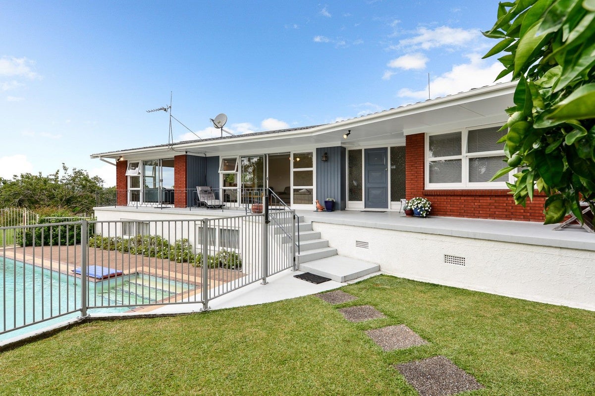 7 McCracken Avenue, Hillcrest, Hamilton - Carousel 2