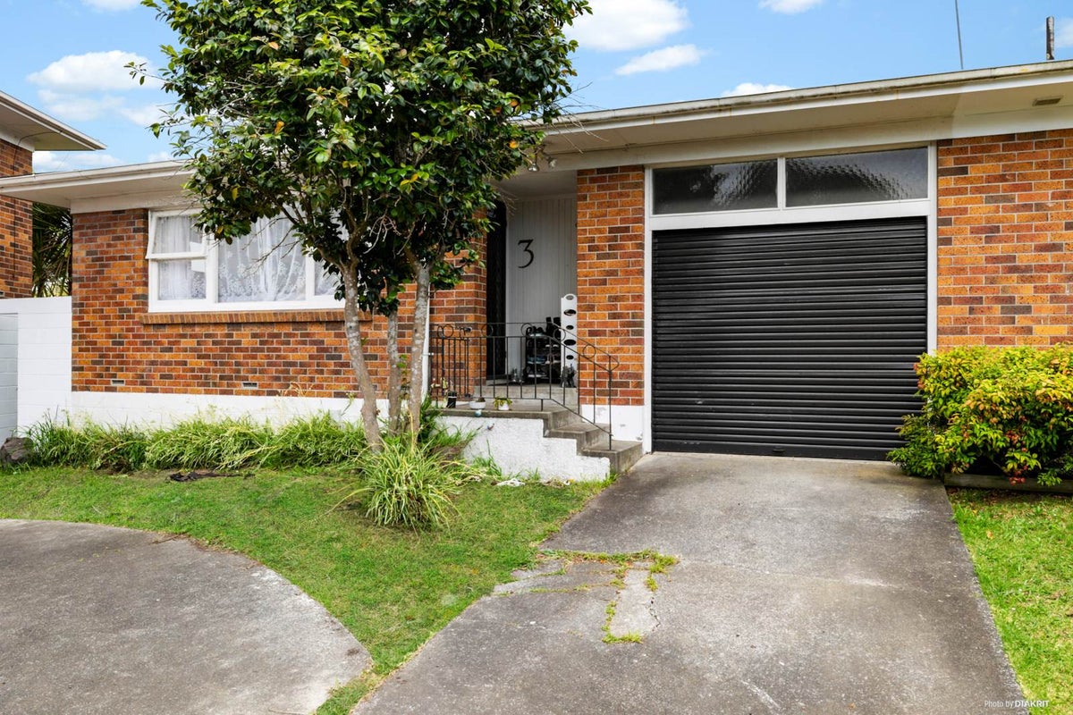 3/162 Onewa Road, Northcote, Auckland - Carousel 1