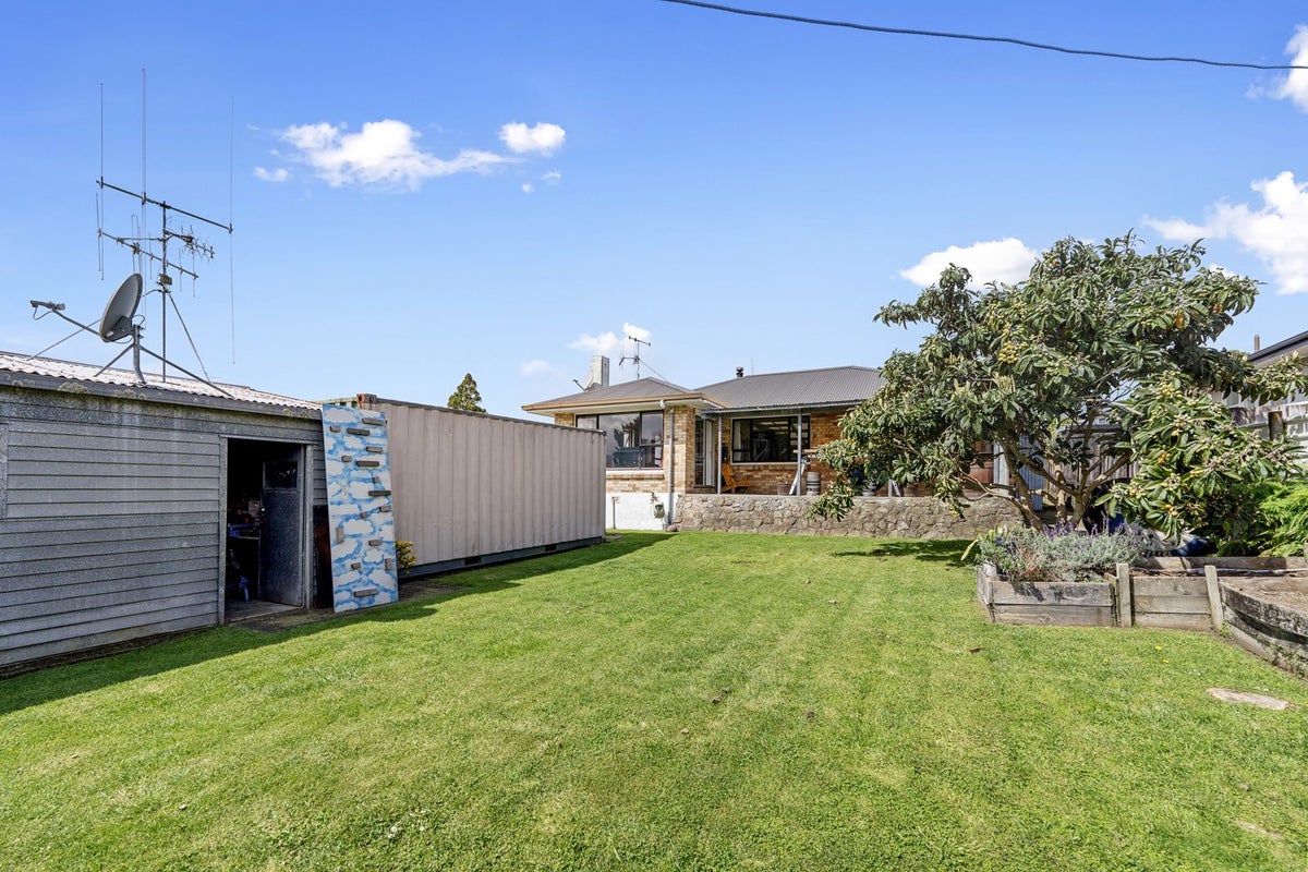 7 Galway Grove, Greerton, Tauranga - Carousel 2