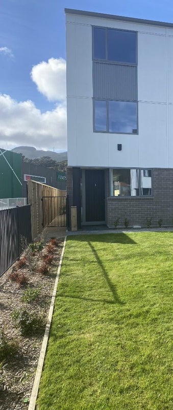 1 Ara Paiwhenua, Tawa, Wellington - Carousel 2