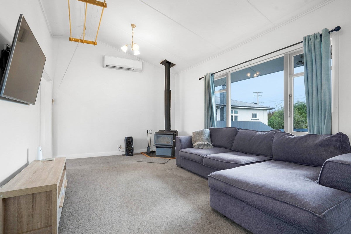 64 Raglan Street, Lansdowne, Masterton - Carousel 2