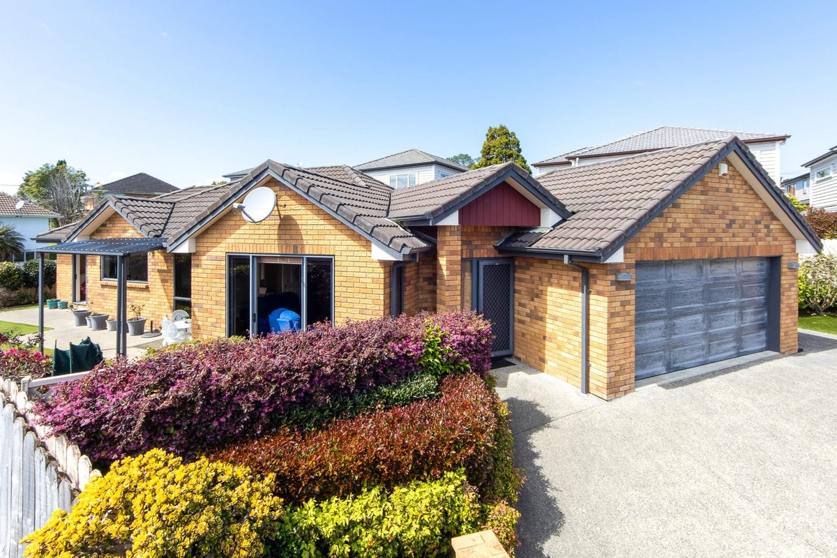 102E Taylor Street, Blockhouse Bay, Auckland - Carousel 1