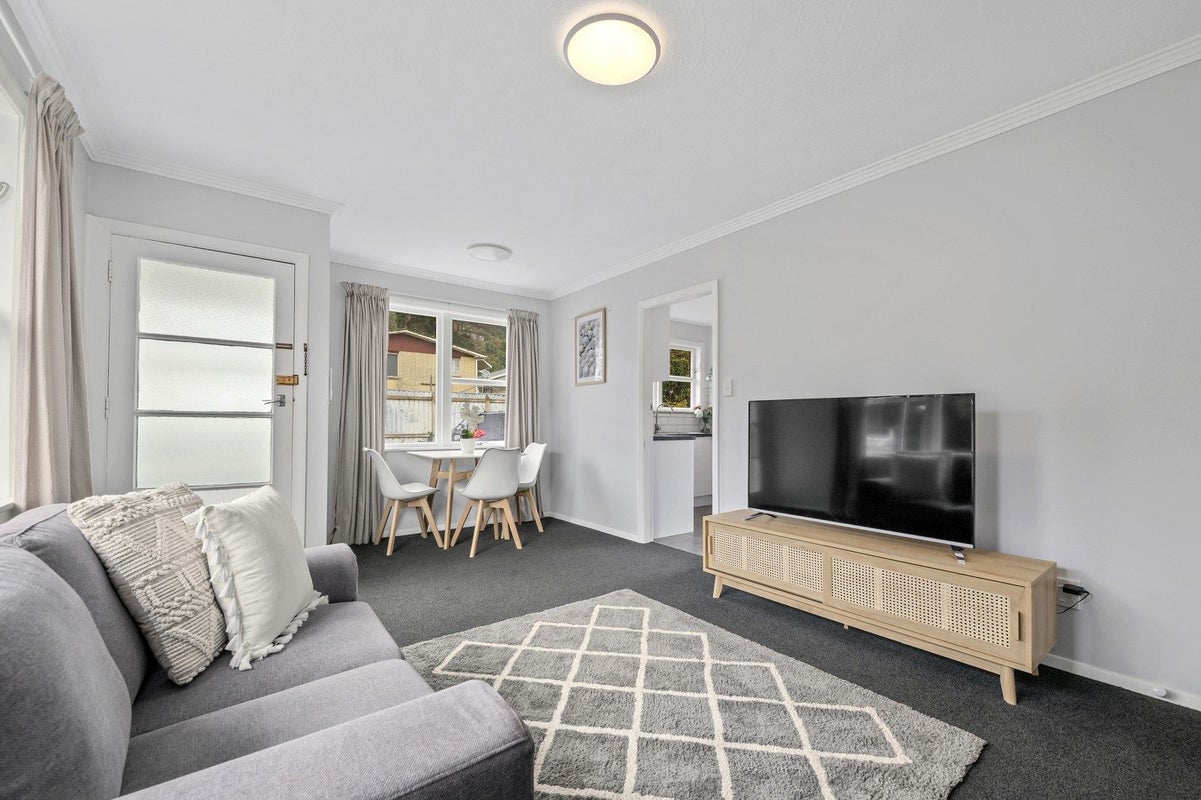 1/29 Hillside Drive, Maoribank, Upper Hutt - Carousel 2