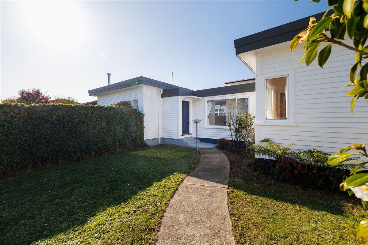 313 Westminster Street, Mairehau, Christchurch - Carousel 1
