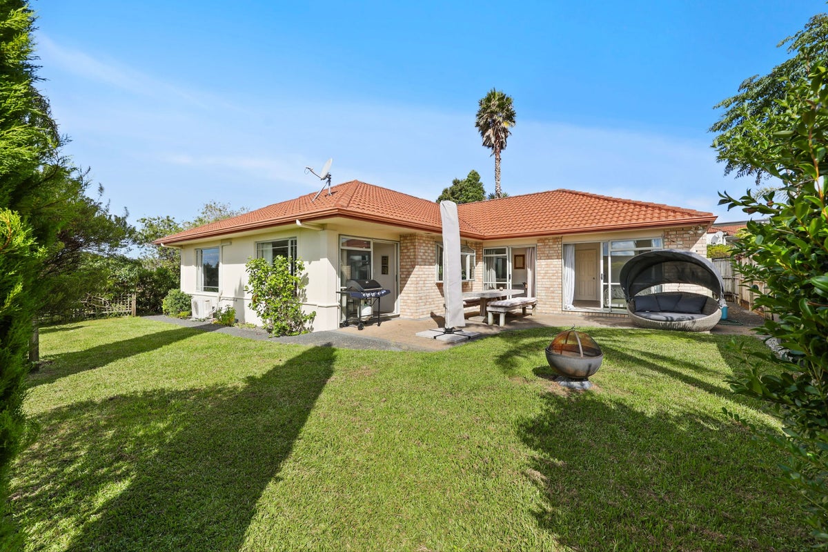 32 Highfields Terrace, Henderson, Auckland - Carousel 1
