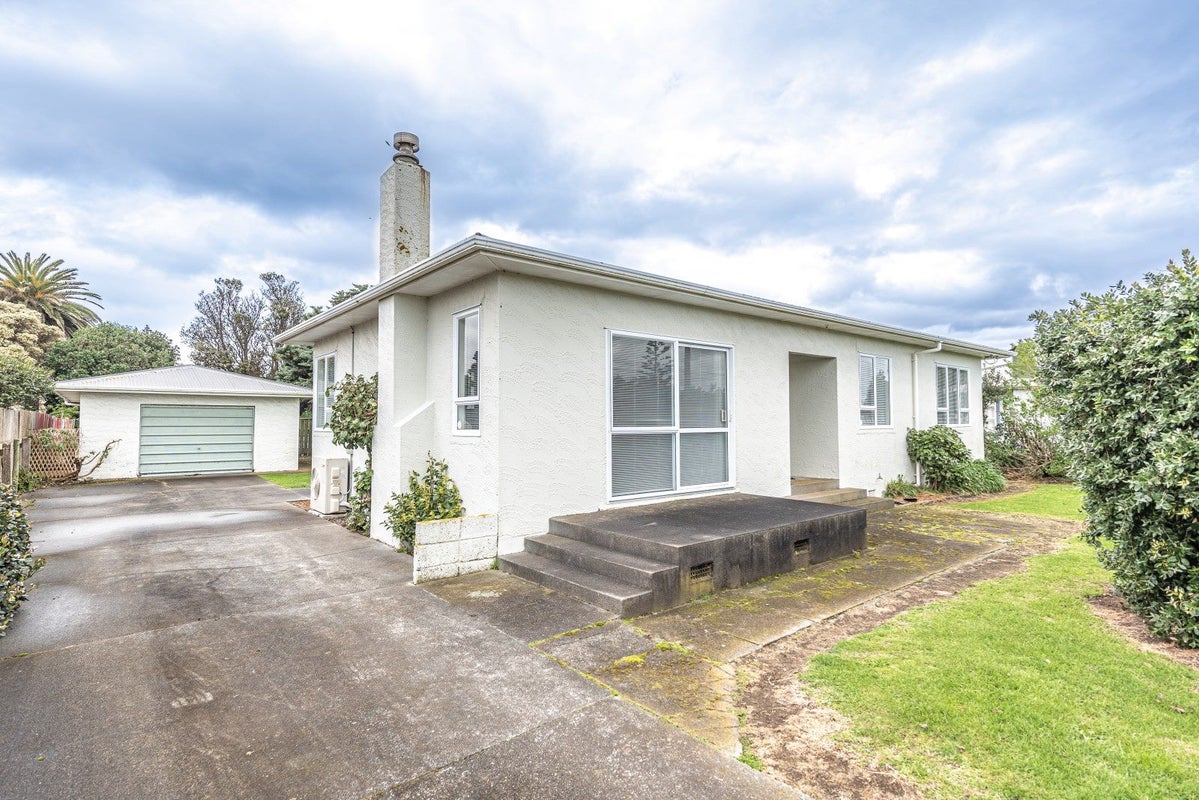 16 Laird Street, Castlecliff, Whanganui - Carousel 2