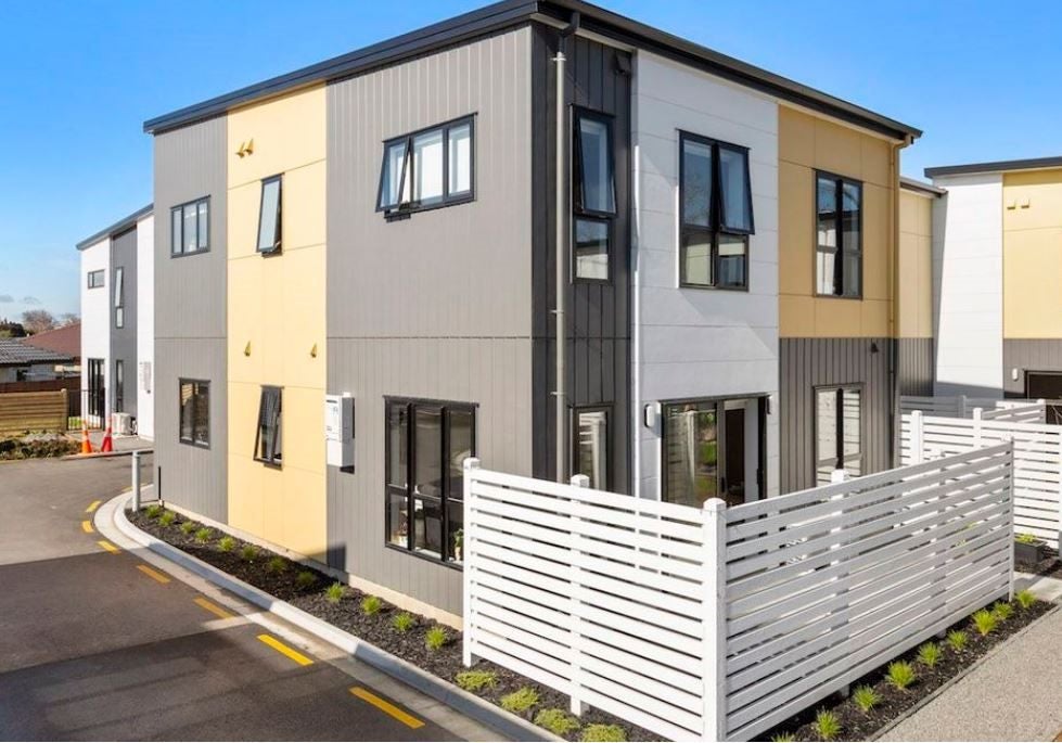 3/2 Joshua Lane, Hamilton East, Hamilton - Carousel 13