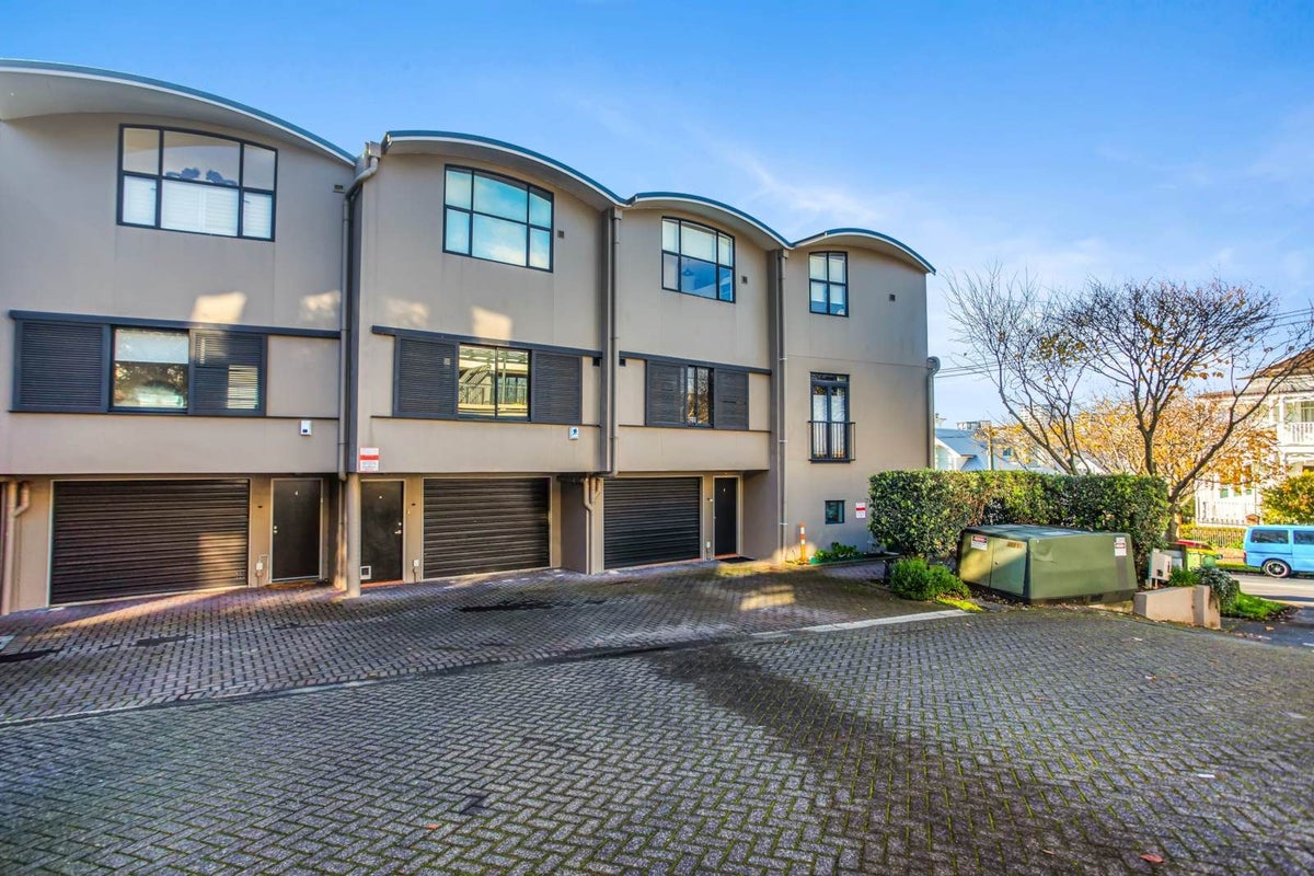 3/2 Collingwood Street, Freemans Bay, Auckland - Carousel 2