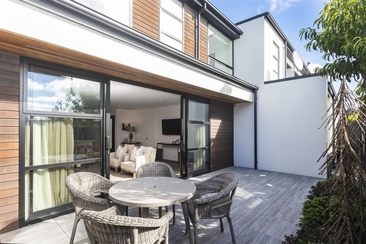 32 Devonport Lane, St Albans, Christchurch - Carousel 21