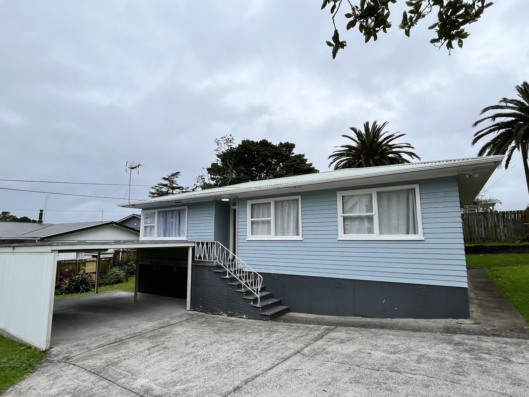 2 Kelston Street, New Lynn, Auckland - Carousel 1