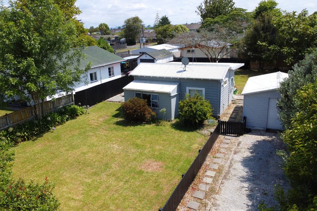 21 Marshall Street, Fairfield, Hamilton - Carousel 2
