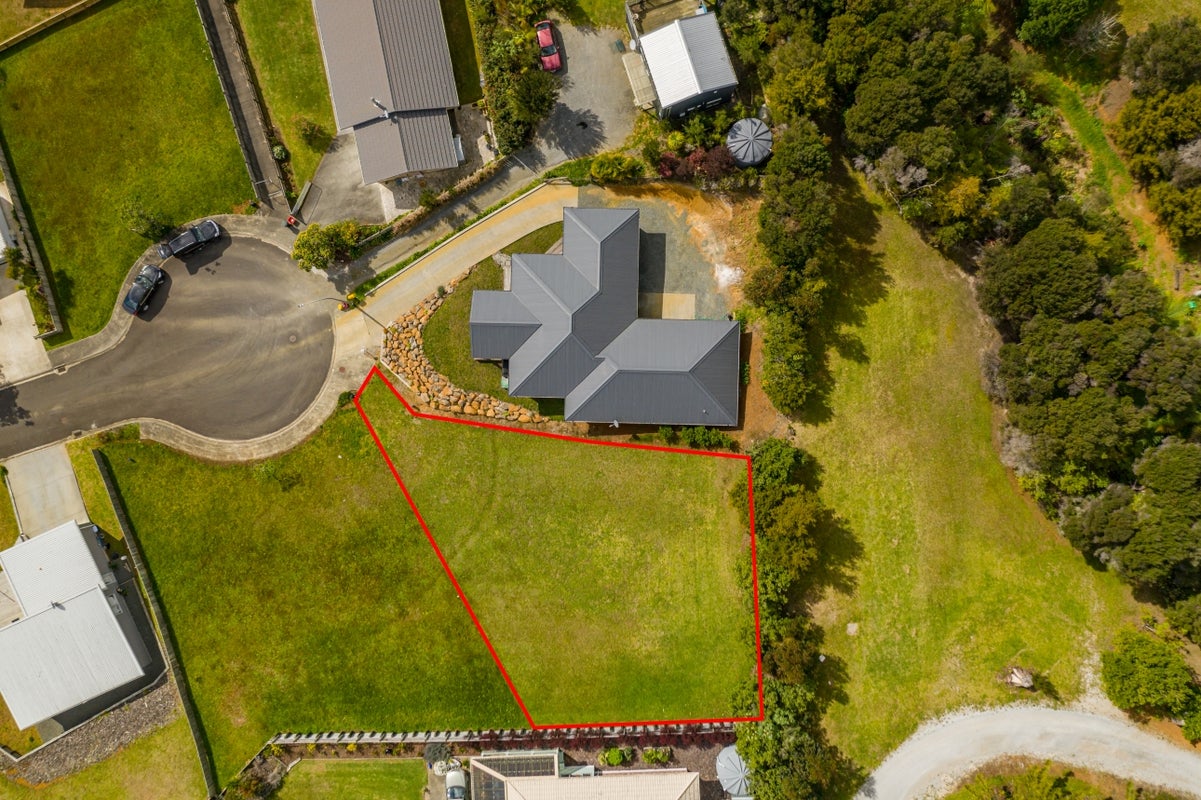 11 Frangipani Street, Cable Bay, Cable Bay - Carousel 2
