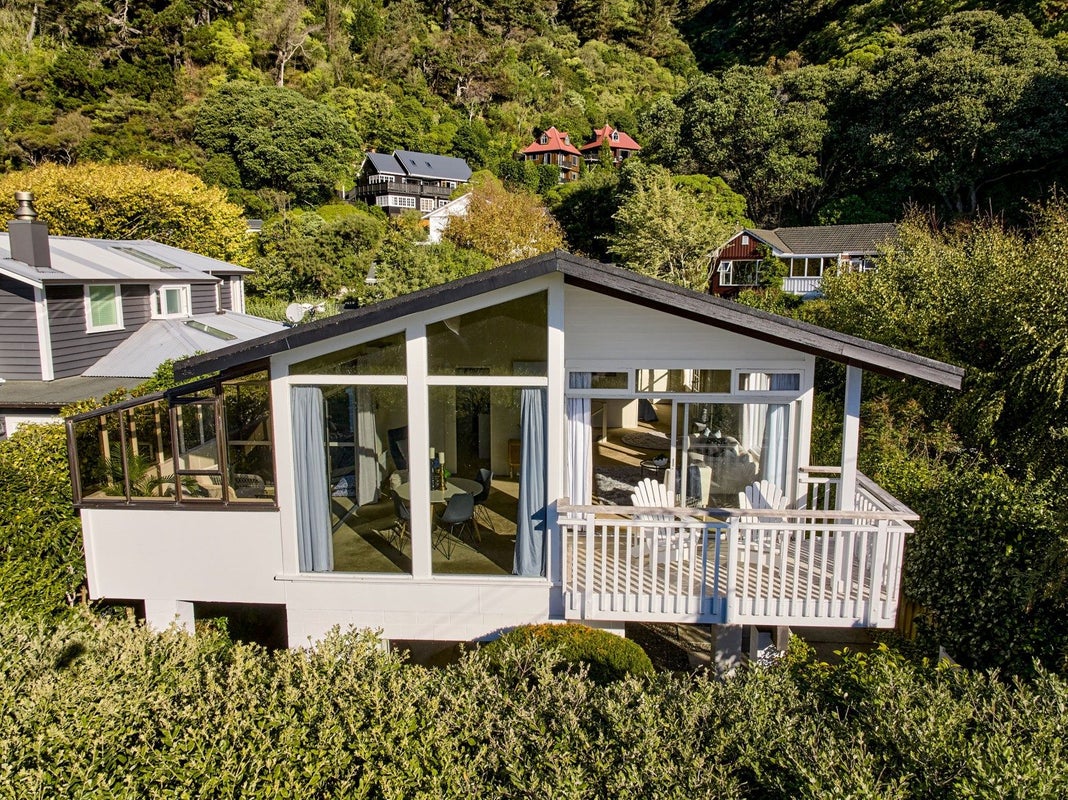 447 Muritai Road, Eastbourne, Lower Hutt - Carousel 1