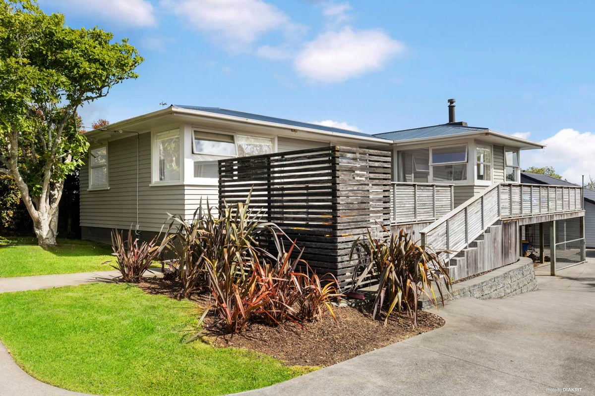 296 Rangatira Road, Beach Haven, Auckland - Carousel 1