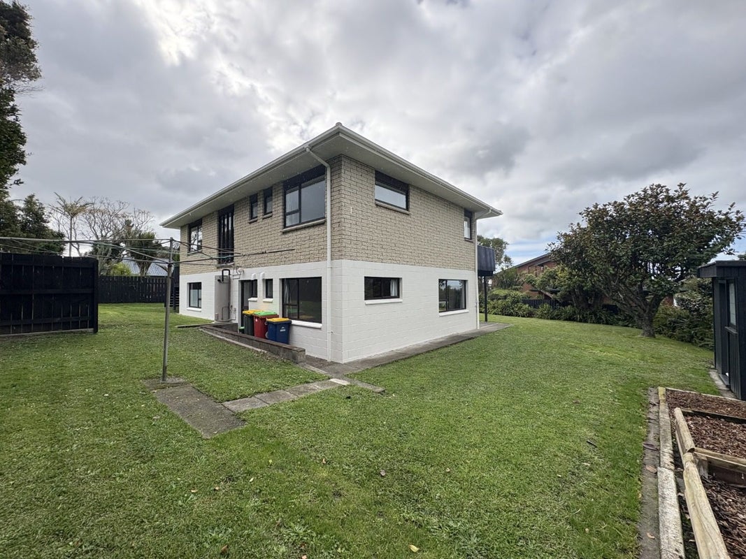7A Miri Road, Rothesay Bay, Auckland - Carousel 13