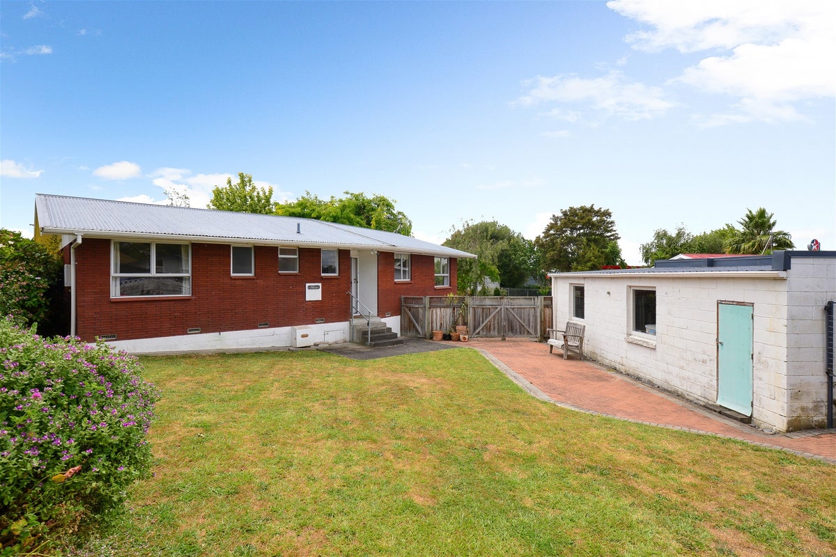 1 Glamis Avenue, Dinsdale, Hamilton - Carousel 17