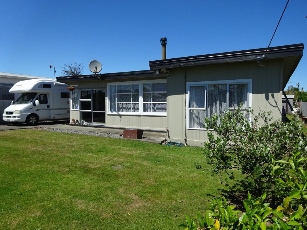 4 Norton Street, Foxton Beach, Foxton - Carousel 1