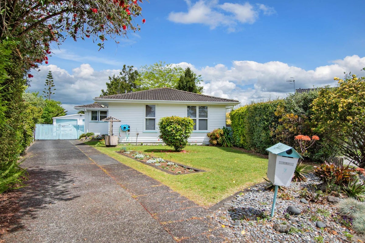 7 Belmont Avenue, Tikipunga, Whangarei - Carousel 1