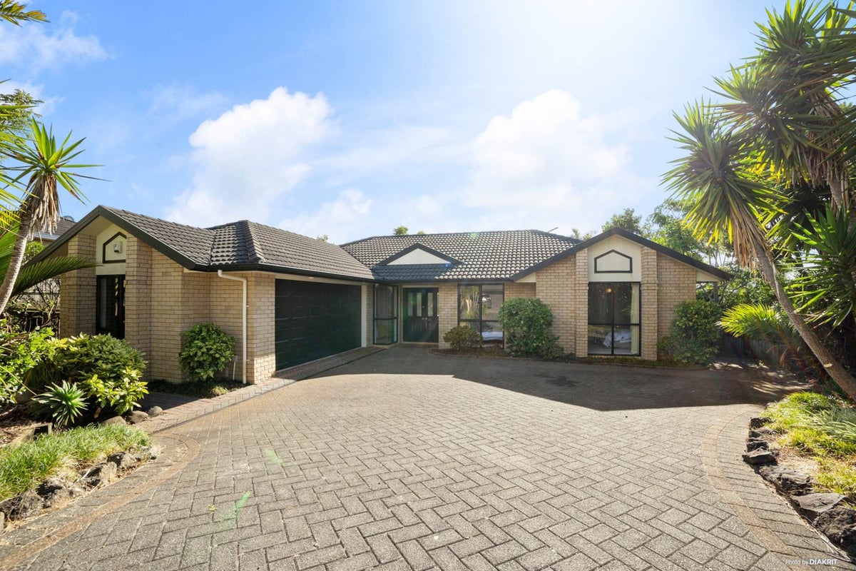 9 Mackwell Road, Fairview Heights, Auckland - Carousel 1