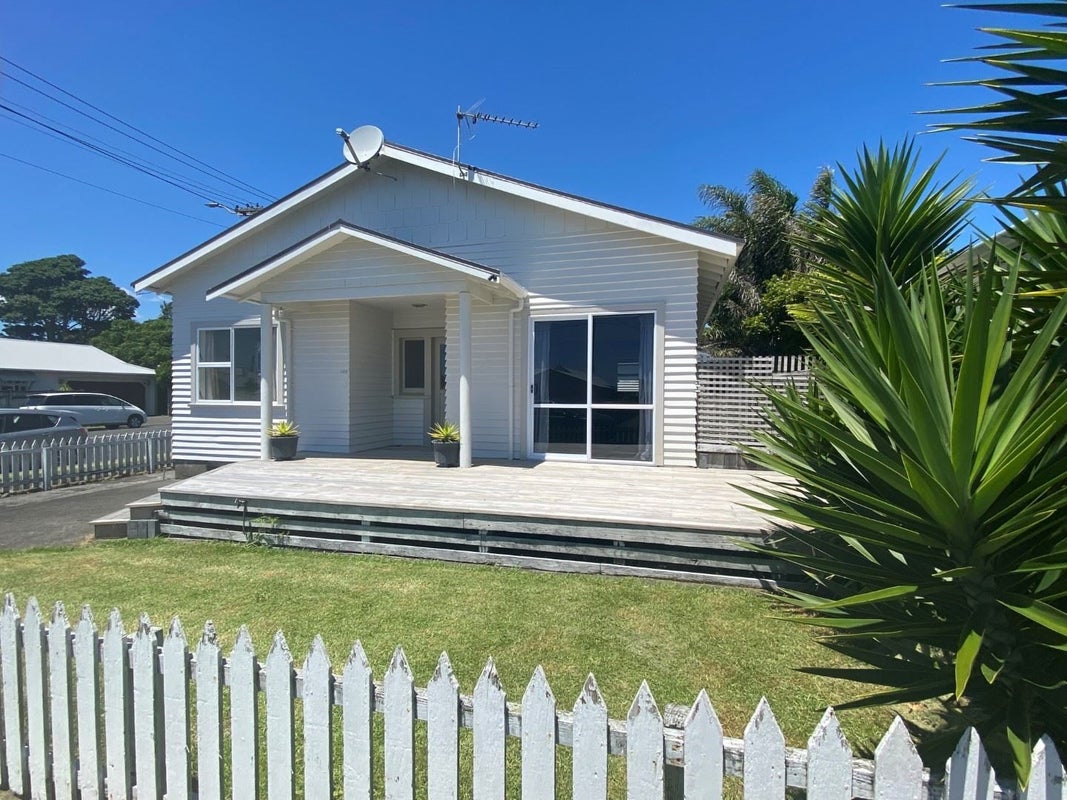 162 Lemon Street, Strandon, New Plymouth - Carousel 1
