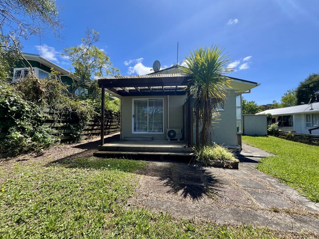 2/56 Lynden Avenue, Hillcrest, Auckland - Carousel 1