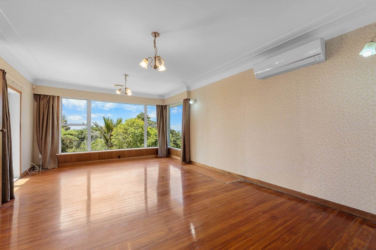 130 Scenic Drive, Titirangi, Auckland - Carousel 2