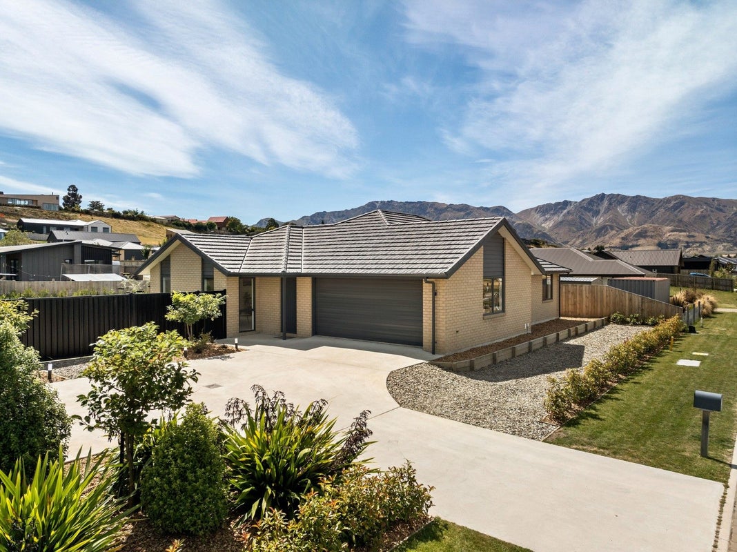 33 Timsfield Drive, Wanaka - Carousel 2