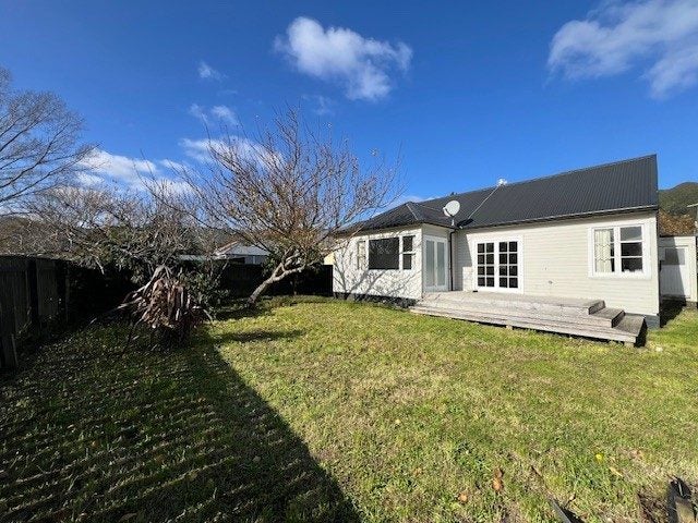 6 Keys Street, Naenae, Lower Hutt - Carousel 1