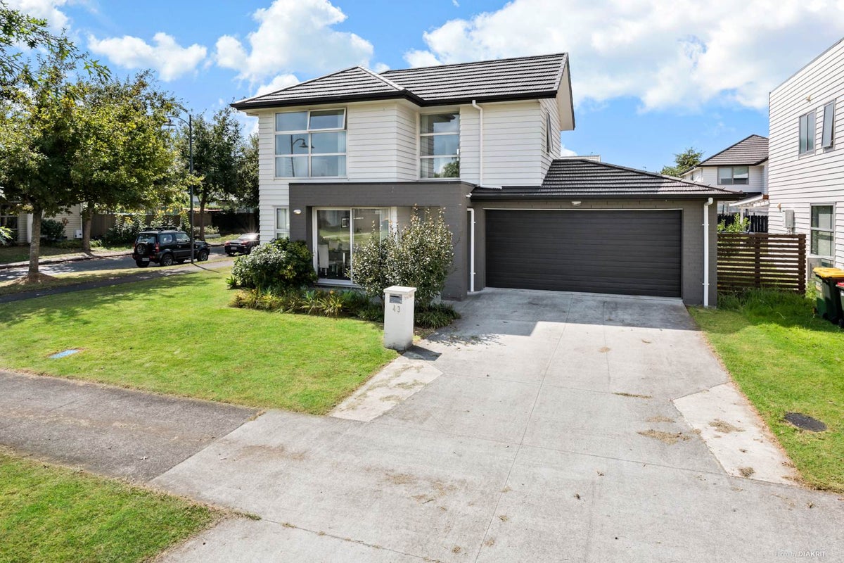 43 Kauri Drive, Takanini, Auckland - Carousel 2
