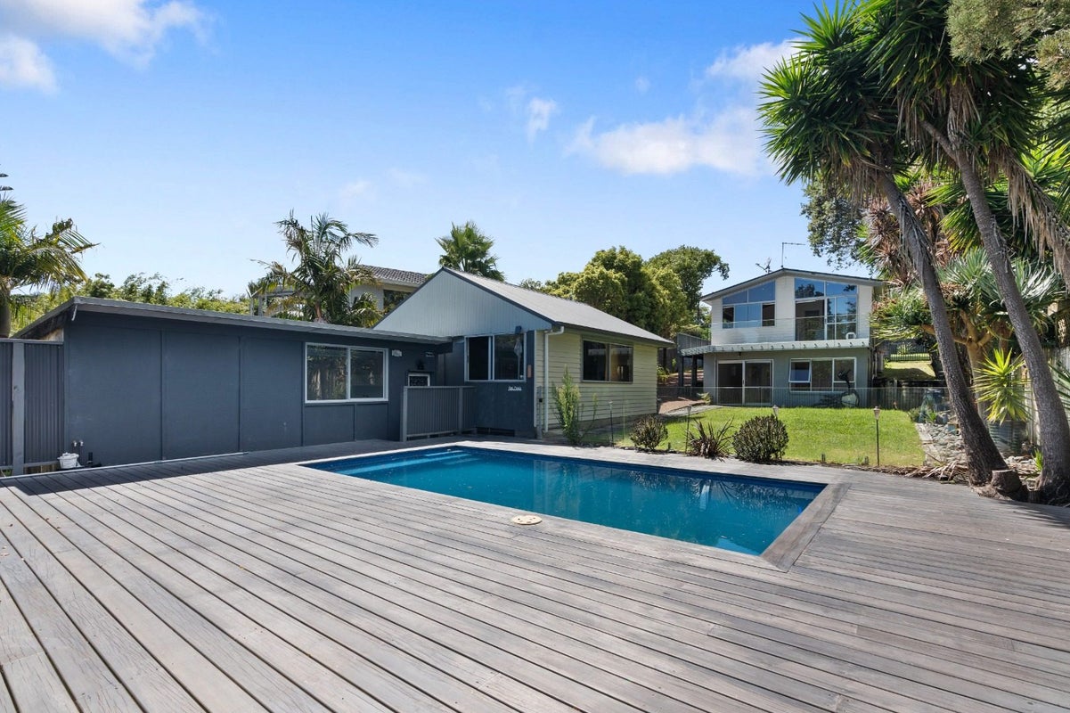 6A Puketaha Road, Swanson, Auckland - Carousel 1