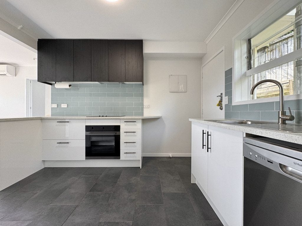 2/6 Hobday Place, Meadowbank, Auckland - Carousel 1