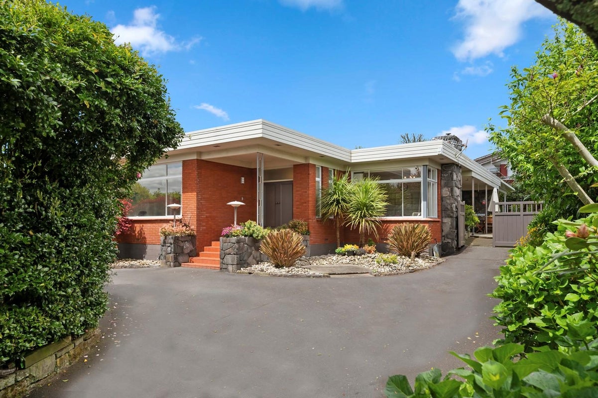 42 Devon Street, Glenholme, Rotorua - Carousel 1