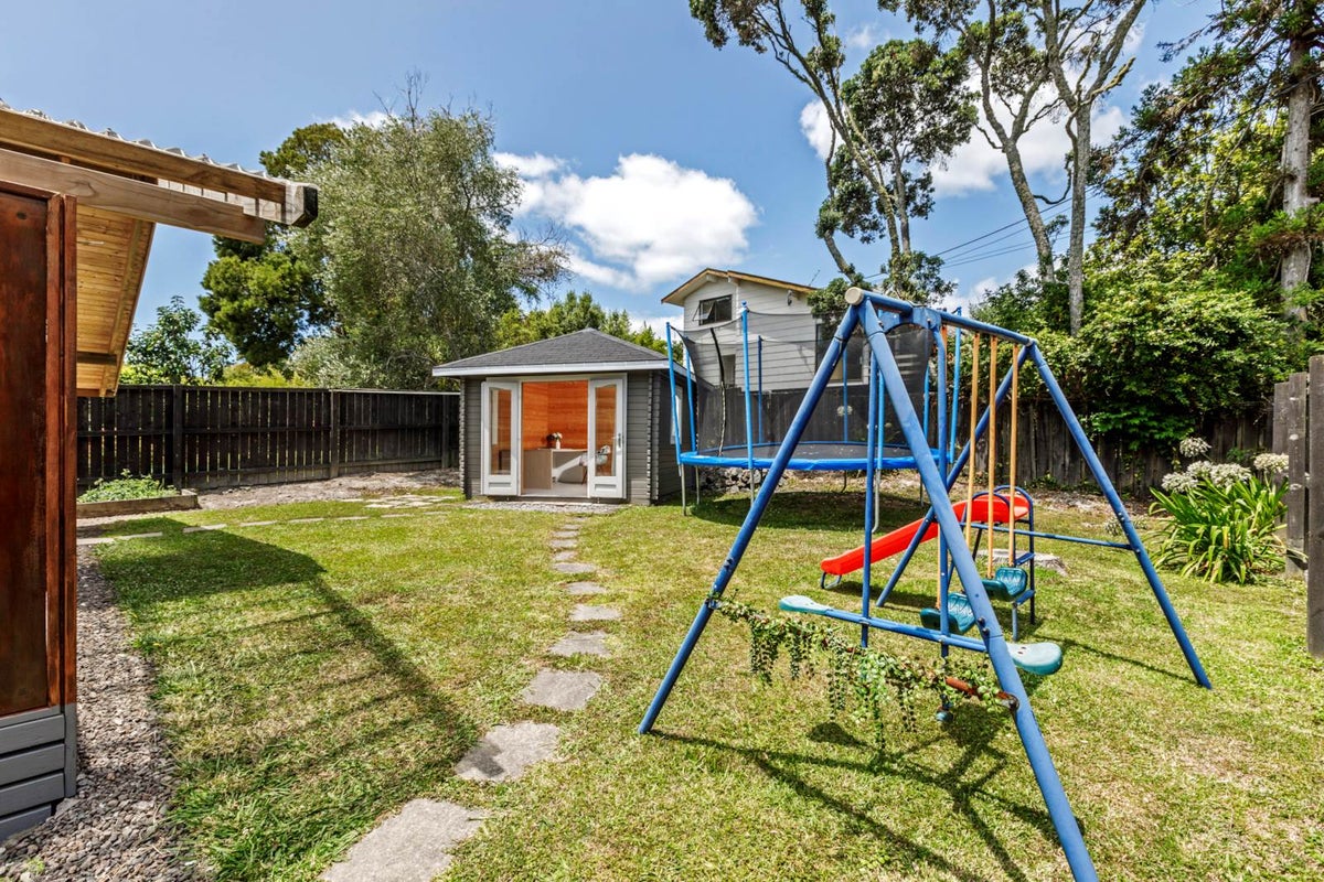 2/0 Glenvar Road, Torbay, Auckland - Carousel 2