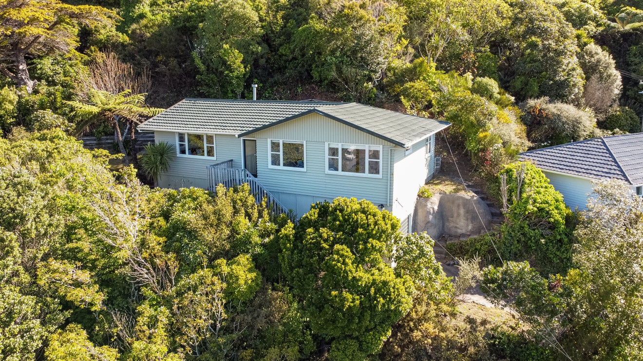 9 Wrights Hill Road, Karori, Wellington - Carousel 1
