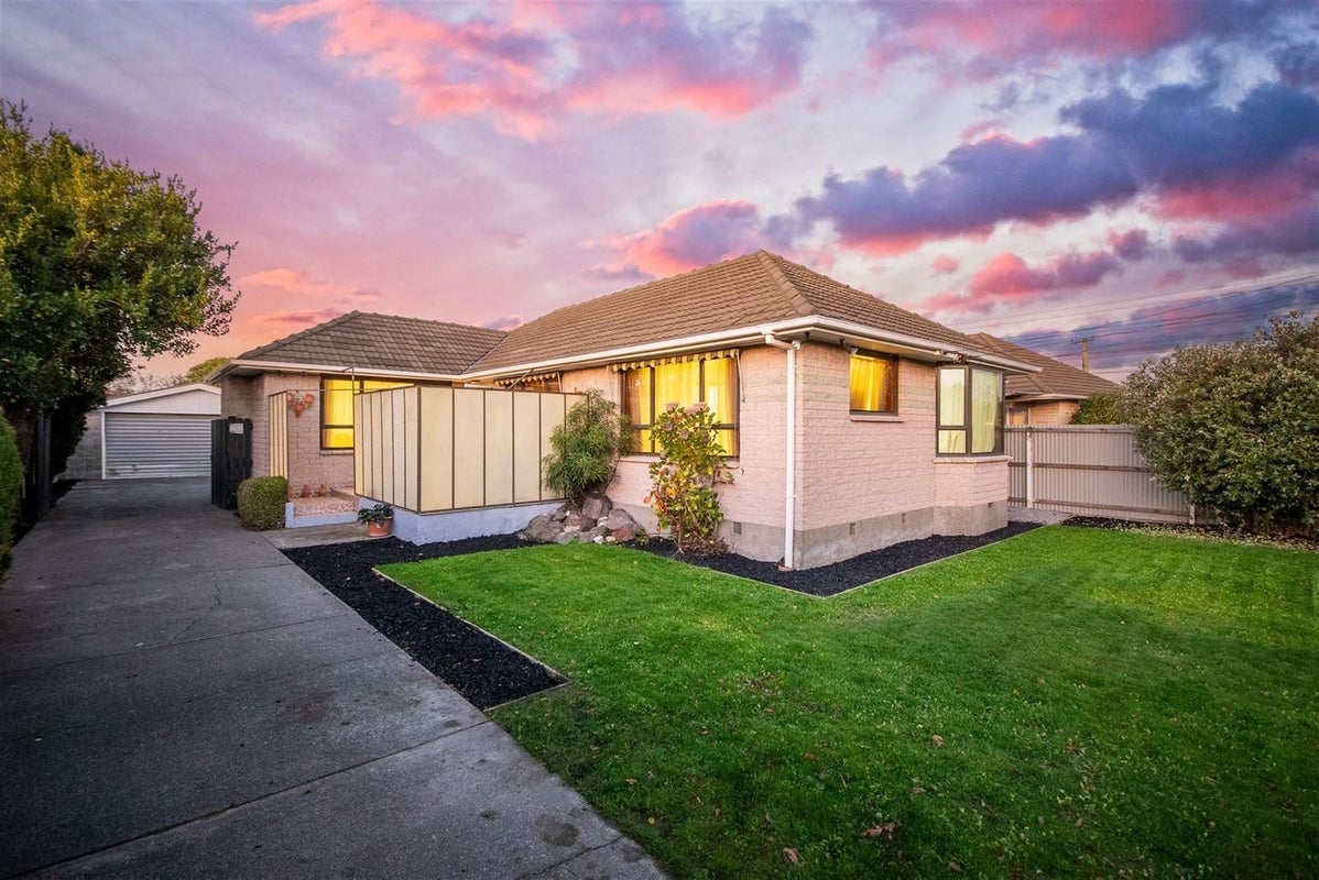 24 Appleby Crescent, Burnside, Christchurch - Carousel 1