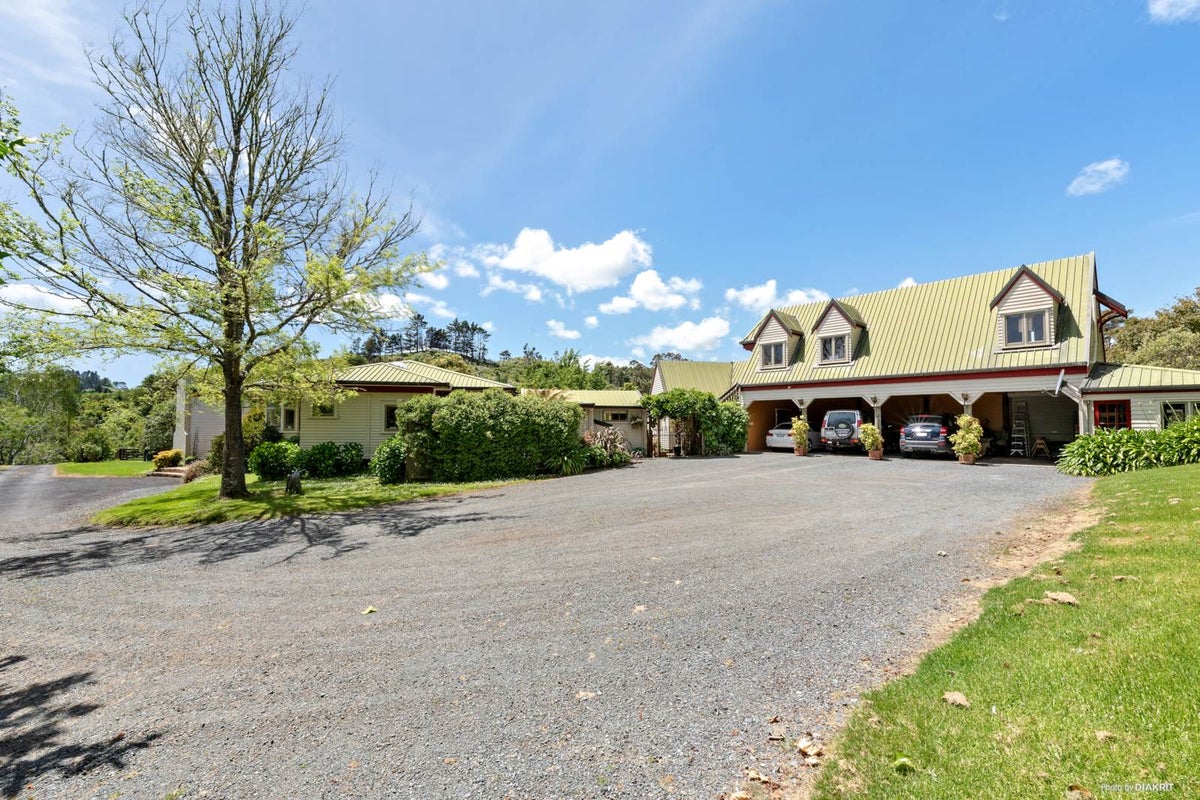 71 Polo Lane, Manurewa - Carousel 1