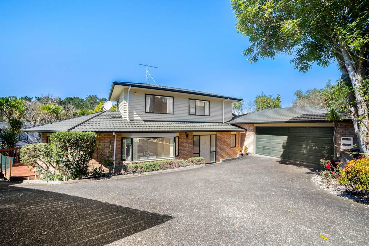 5 Trotting Terrace, Fairview Heights, Auckland - Carousel 1