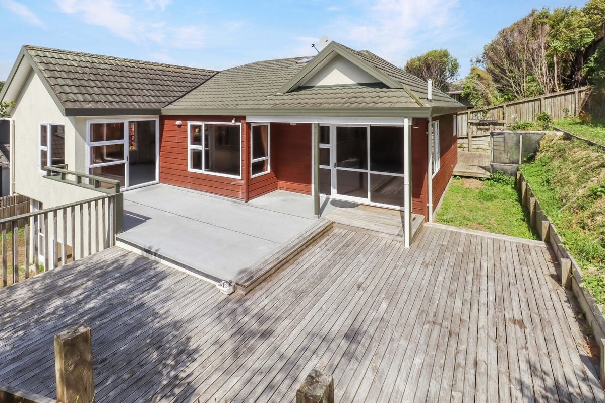9 Longmont Terrace, Churton Park, Wellington - Carousel 17